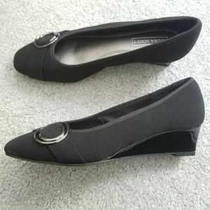 New Laura Scott heels 8.5 Med.